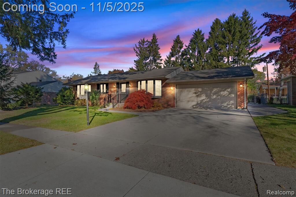 Property Photo: 34356 Burton Lane MI 48154 2562