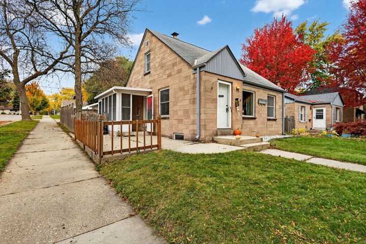 2775 S 49th St  Milwaukee WI 53219 photo