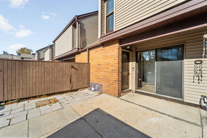 Property Photo:  1651 W Edgerton Ave B  WI 53211 