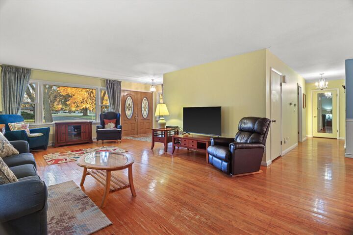 Property Photo:  2113 Mt Zion Ave  WI 53545 