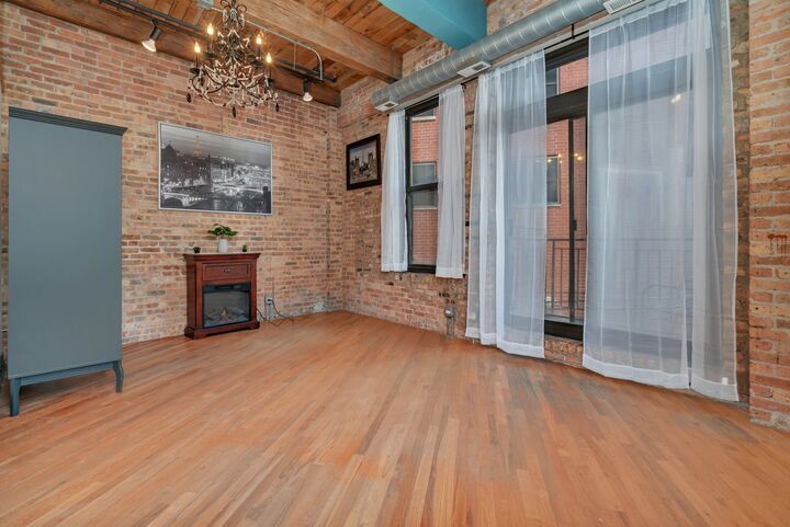 Property Photo: 2310 S Canal Street 212 IL 60616