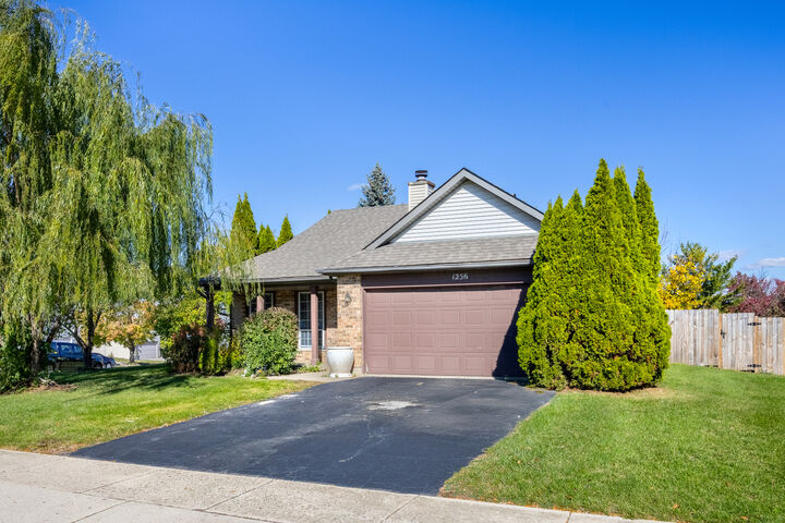 Property Photo:  1256 Concord Drive  IL 60120 