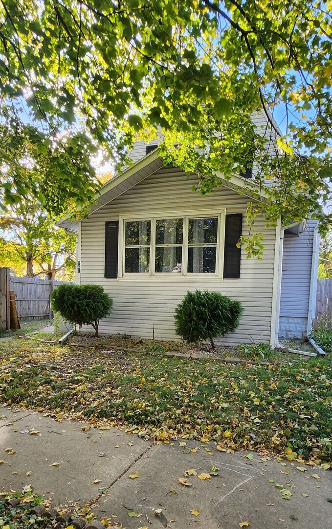 Property Photo: 761 N 8th Avenue IL 60901