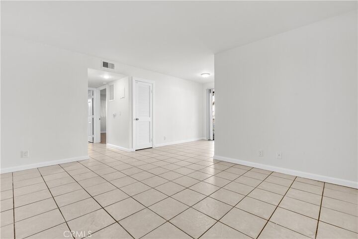 Property Photo:  5915 Woodman Avenue 103  CA 91401 