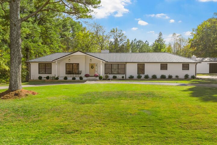 Property Photo: 412 Belmont Rd TN 37040