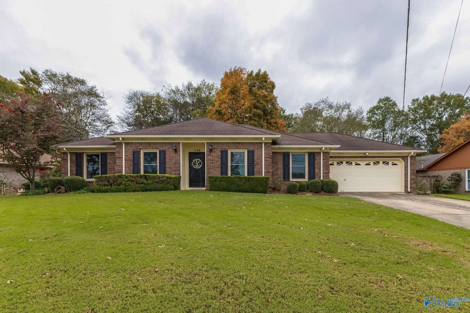 Property Photo: 1126 Way Thru The Woods AL 35603