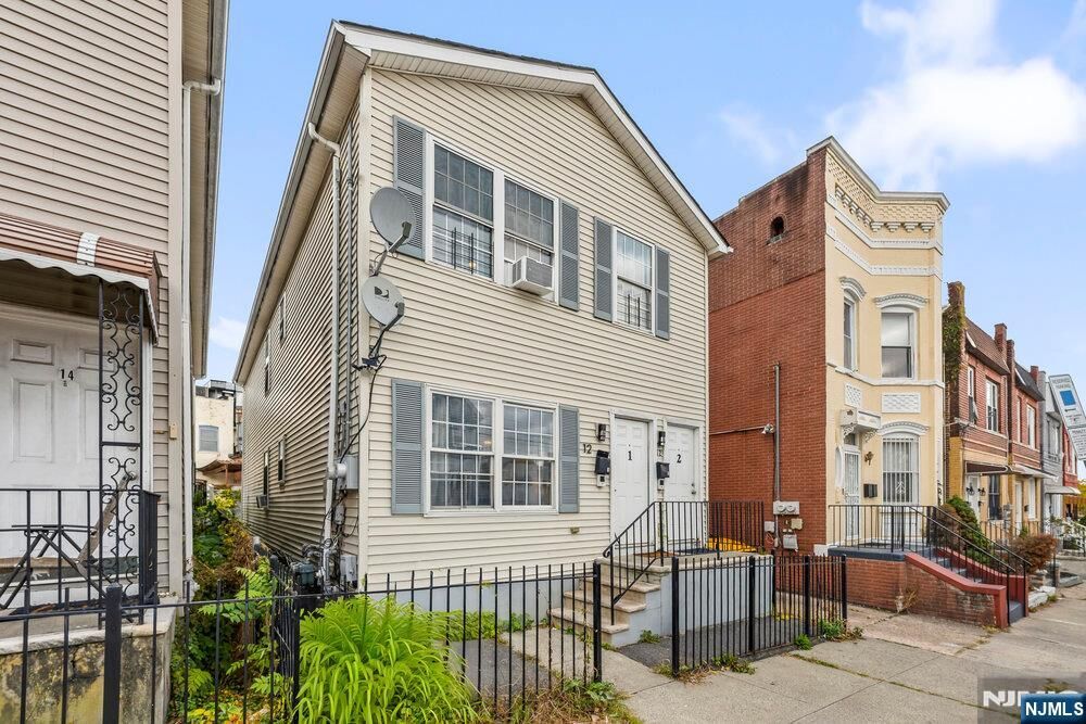 Property Photo:  12 Bayview Avenue  NJ 07305 