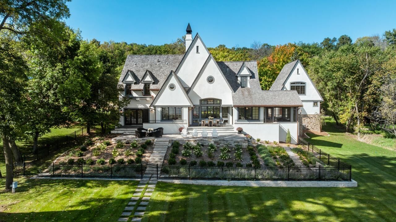 Property Photo: 1074 Wildhurst Trail MN 55364