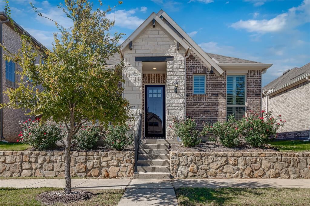 Property Photo:  617 Artesian Drive  TX 76226 