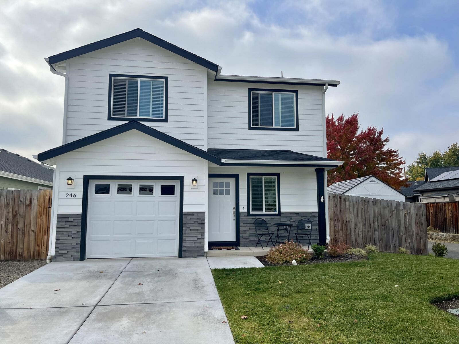 Property Photo: 246 Reanna Way OR 97501