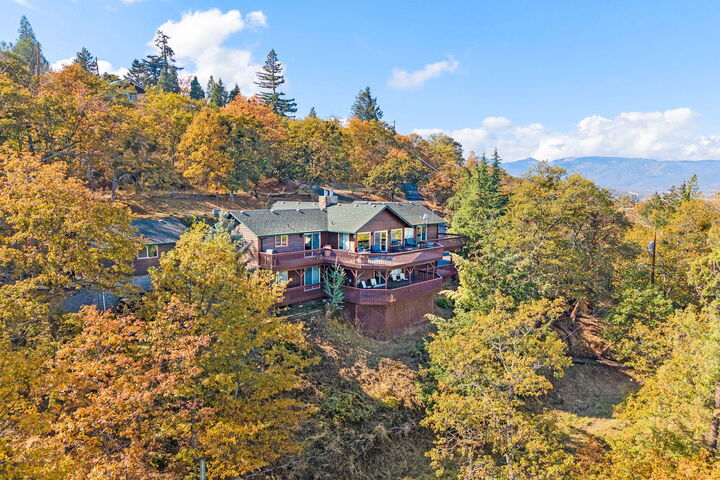 2070 Skyview Drive  Medford OR 97501 photo