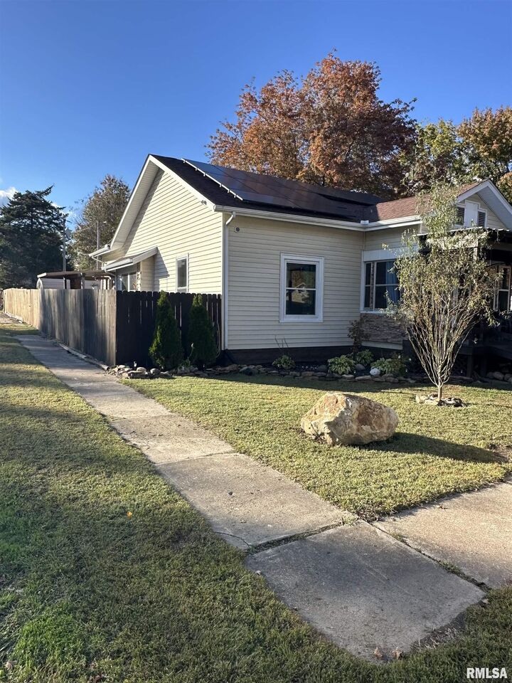 Property Photo:  717 S 18th Street  IL 62948 