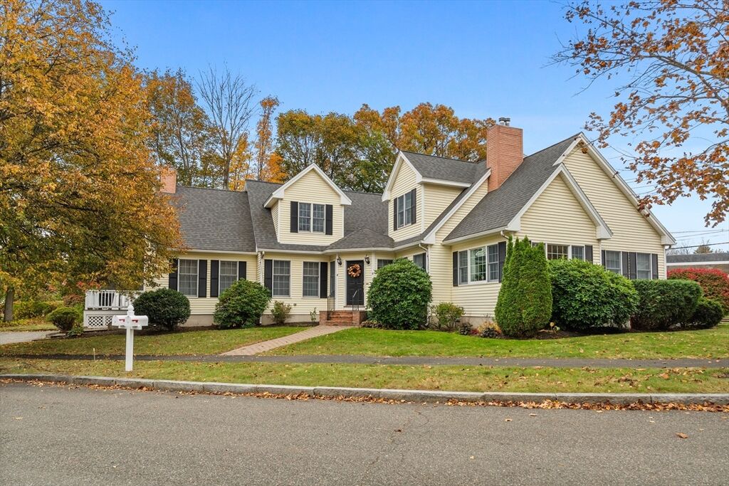 Property Photo:  3 Garden Lane 3  MA 01880 