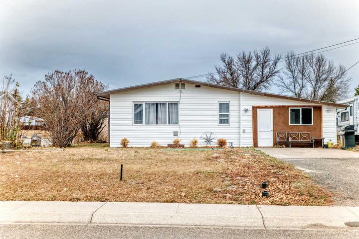 Property Photo:  139 W 100 S  AB T0K 2B0 