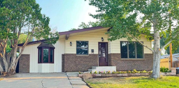 1919 19 Avenue S  Lethbridge AB T1K 3E7 photo