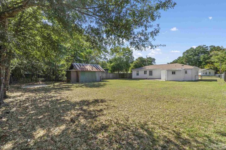 Property Photo:  5776 Hickory St  FL 32570 