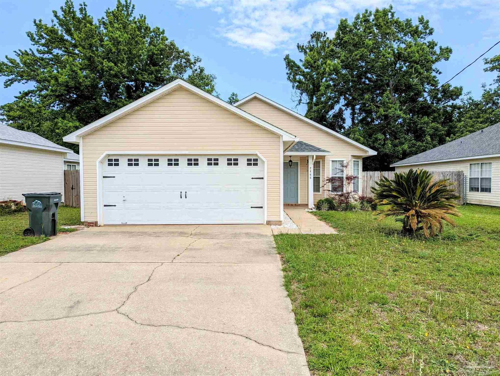 Property Photo: 2466 Redoubt Ave FL 32507