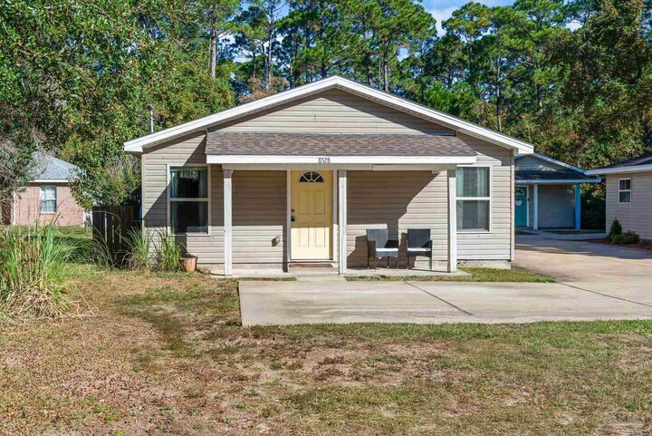 Property Photo:  8528 Laredo St  FL 32566 