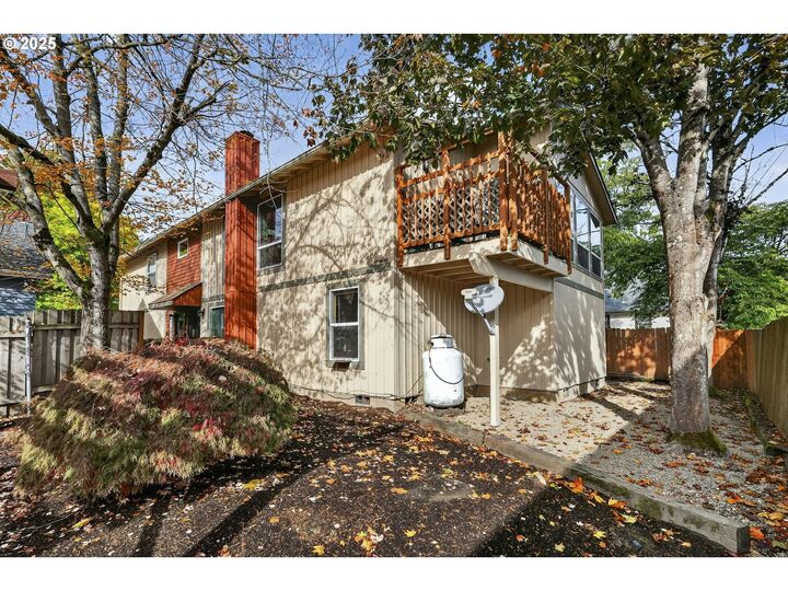 Property Photo: 6722 6724 S Virginia Ave OR 97219