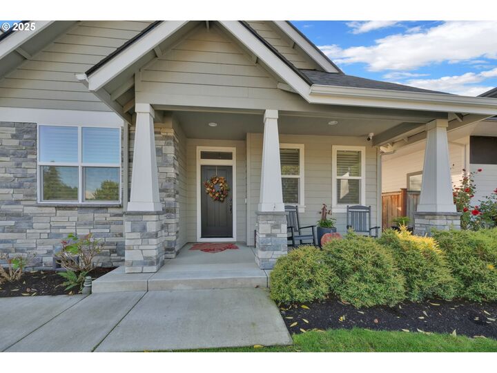 Property Photo: 2138 Country Haven Dr OR 97408