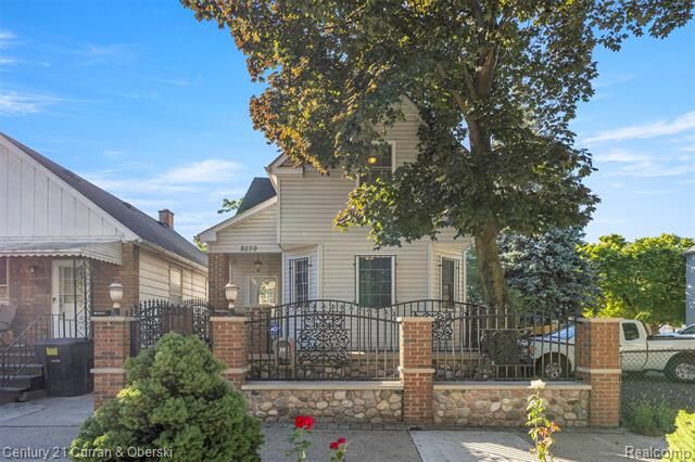 Property Photo:  8239 Lafayette Boulevard  MI 48209 
