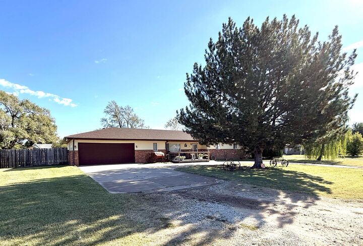 Property Photo:  606 N Miller  KS 67009 