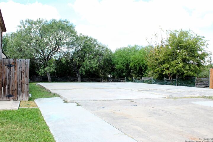 Property Photo: 7142 Shady Elms TX 78240