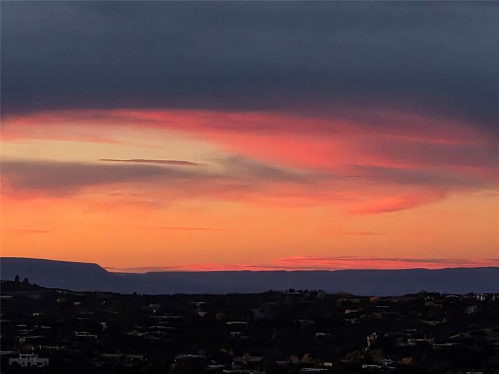 Property Photo:  560 Camino Tierra Alta  NM 87501 