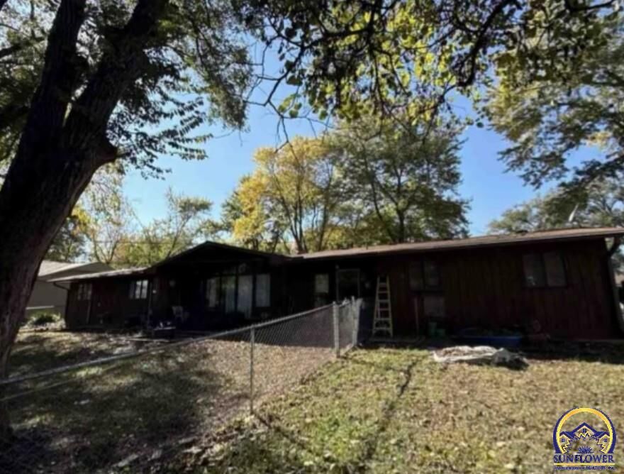 Property Photo: 5220 NE Indian Creek Rd KS 66617