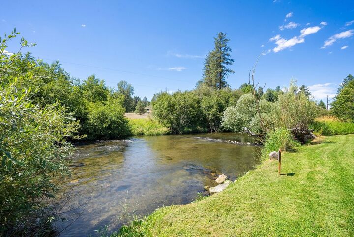 Home for sale in Colbert: 2406 E Colbert Rd, Colbert, WA 99005