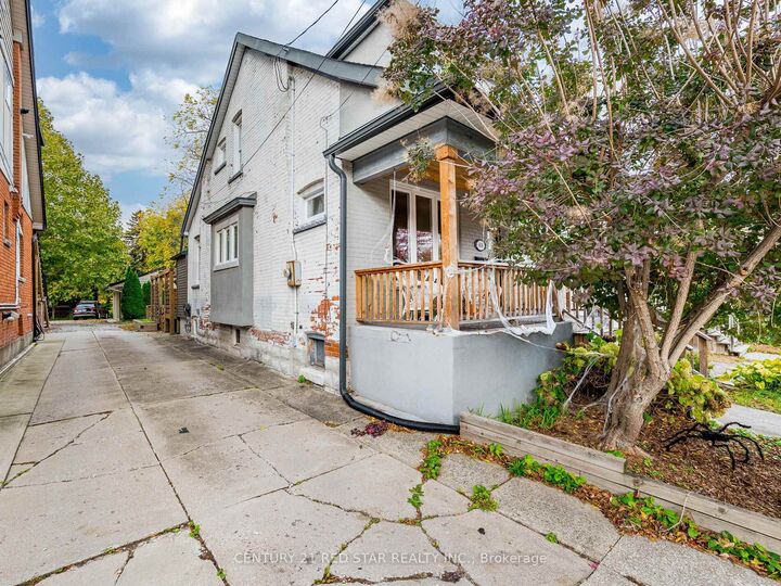 Property Photo:  458 Dundurn Street S  ON L8P 4L9 