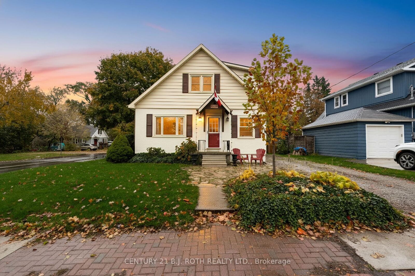 Property Photo:  93 Catherine Avenue  ON L4G 1K6 