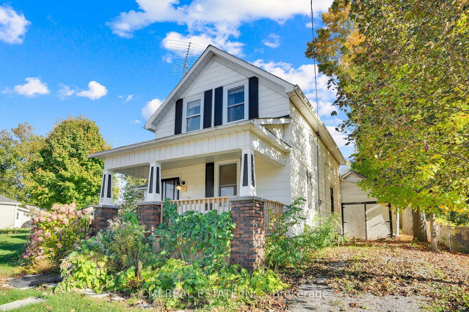 Property Photo: 27 Wellington Street ON K0L 2V0