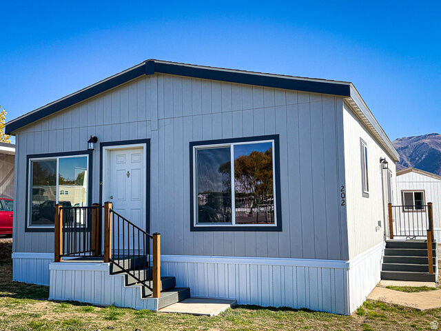 Property Photo: 202 Darlington Way UT 84041