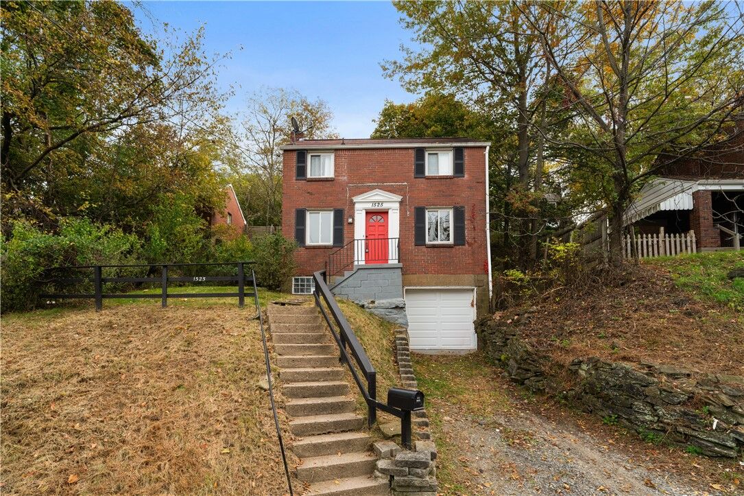 Property Photo: 1525 Collins Road PA 15221