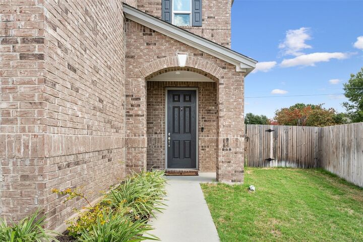 Property Photo:  120 Benmyrtle Trail  TX 78626 