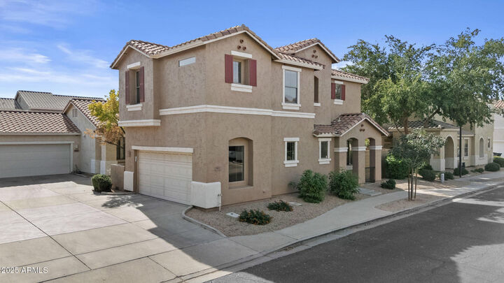 Property Photo:  961 E Redondo Drive  AZ 85296 