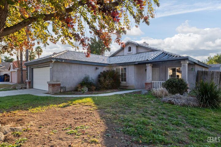 Property Photo:  7401 Cupio Street  CA 93313 