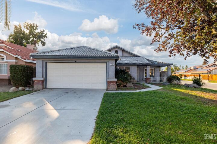 Property Photo: 7401 Cupio Street CA 93313