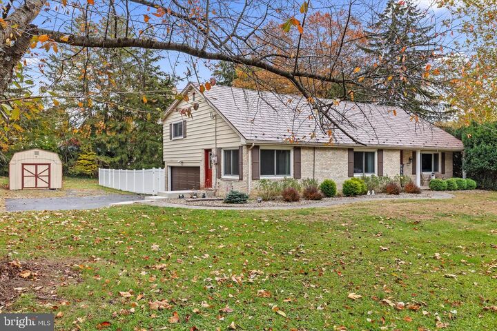 Property Photo: 1605 Colonial Road PA 17112