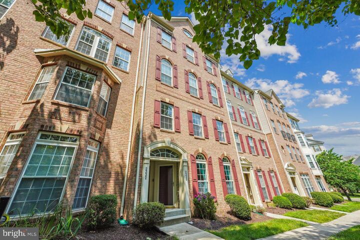 Property Photo: 2330 Forest Ridge Terrace 7 MD 20732