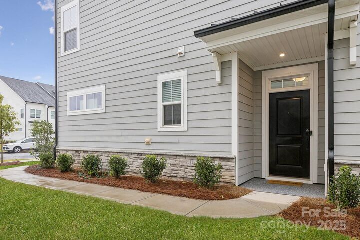 Property Photo: 9420 Munsing Drive NC 28269