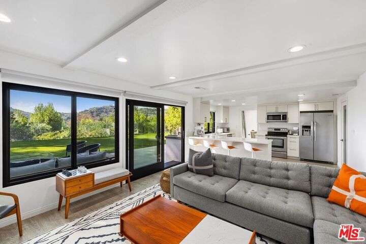 Property Photo: 10246 Briarwood Dr CA 90077