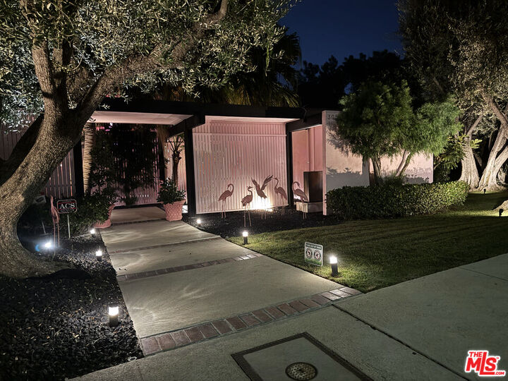 3056 Corda Dr  Los Angeles CA 90049 photo