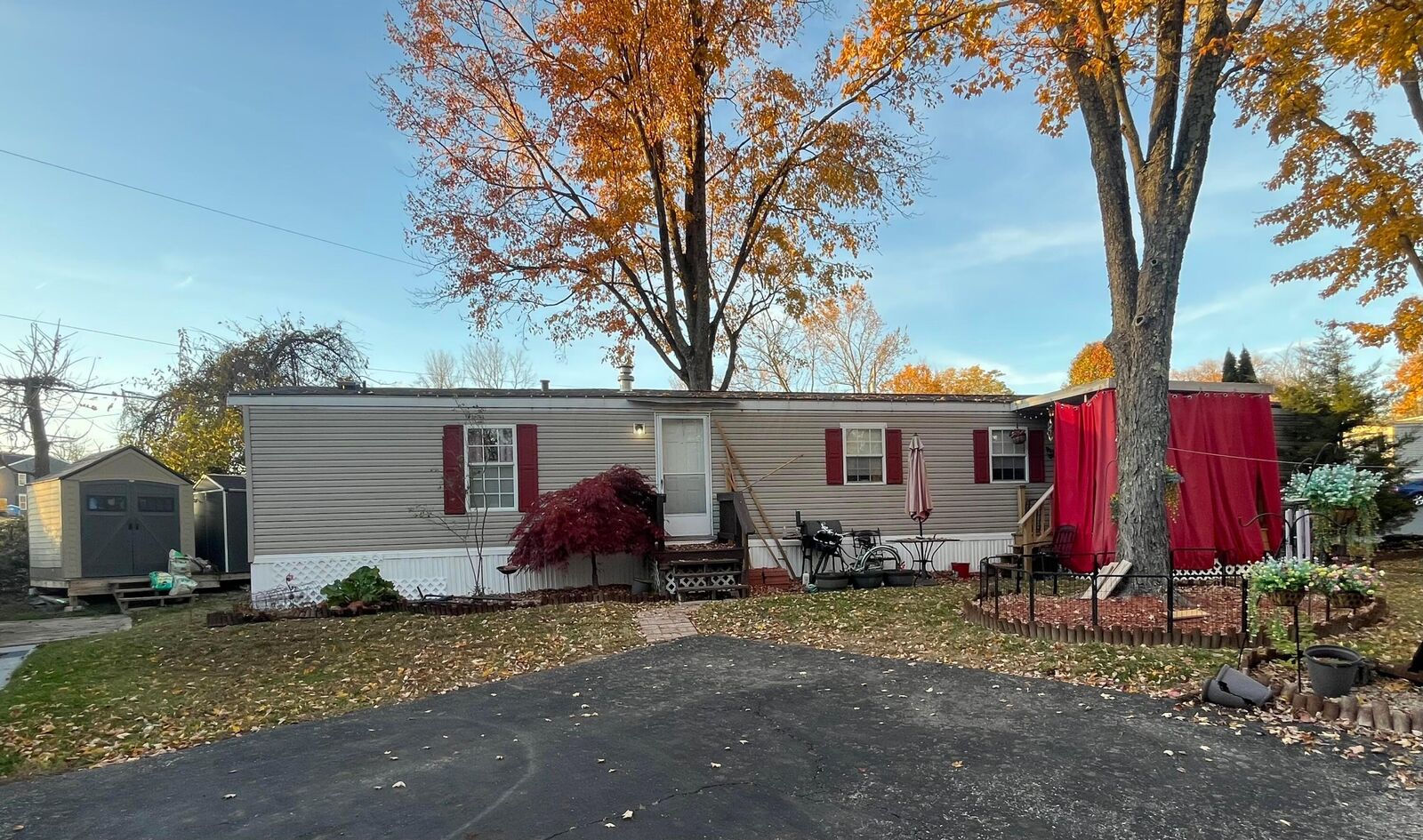 Property Photo: 156 Cambridge Court OH 43068