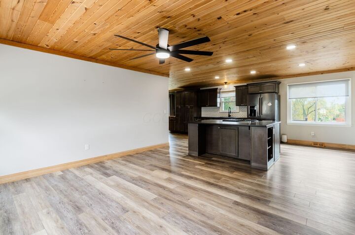 Property Photo: 132 North Court OH 43076