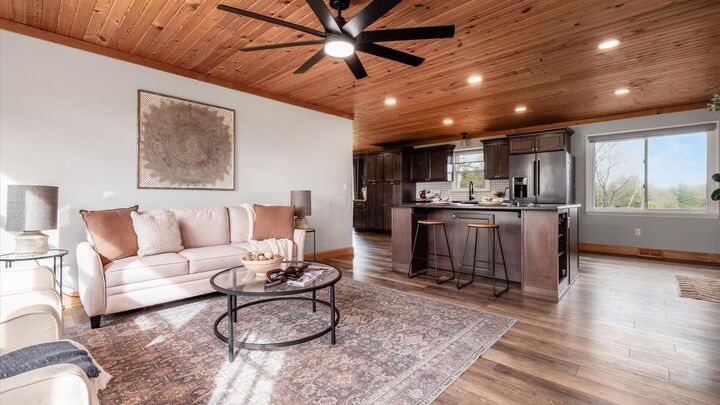 Property Photo:  132 North Court  OH 43076 