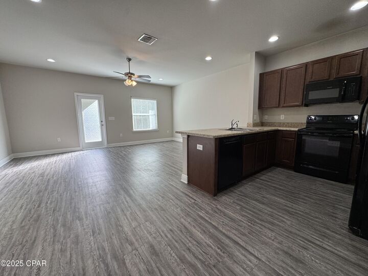 Property Photo: 5852 Callaway Circle FL 32404