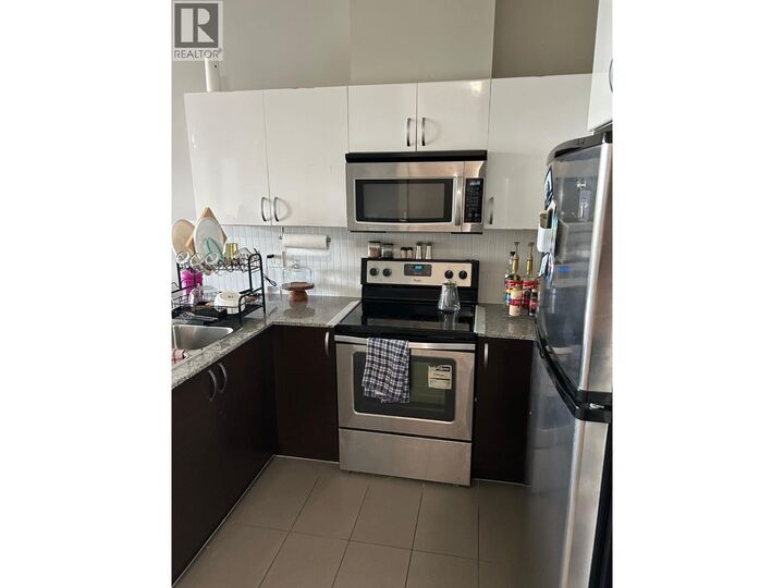 Property Photo:  5605 Hampton Place 207  BC V6T 2H1 