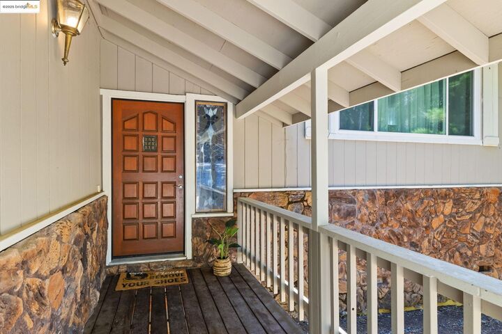 Property Photo: 24725 Prospector Dr CA 95346